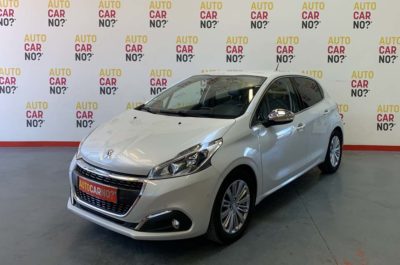 Voiture occasion PEUGEOT 208 1.2 PURE TECH 110CH S&S EAT6 ALLURE BLANC Essence Nimes Gard