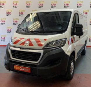 Voiture occasion PEUGEOT BOXER L1H1 2.2 HDI 120 S&S PRENIUM BLANC Diesel Nimes Gard