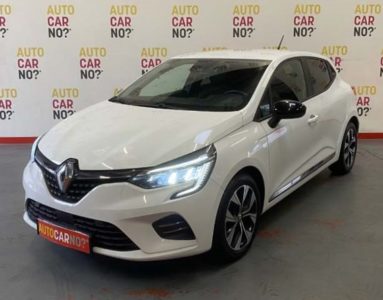 Voiture occasion RENAULT CLIO 5 1.5 BLUEDCI 100 EVOLUTION BLANC Diesel Arles Bouches du Rhône