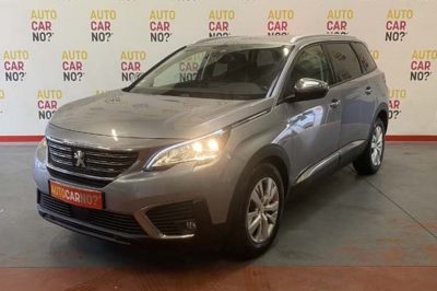 Voiture occasion PEUGEOT 5008 1.2 PURETECH 130 S&S STYLE GRIS Essence Nimes Gard